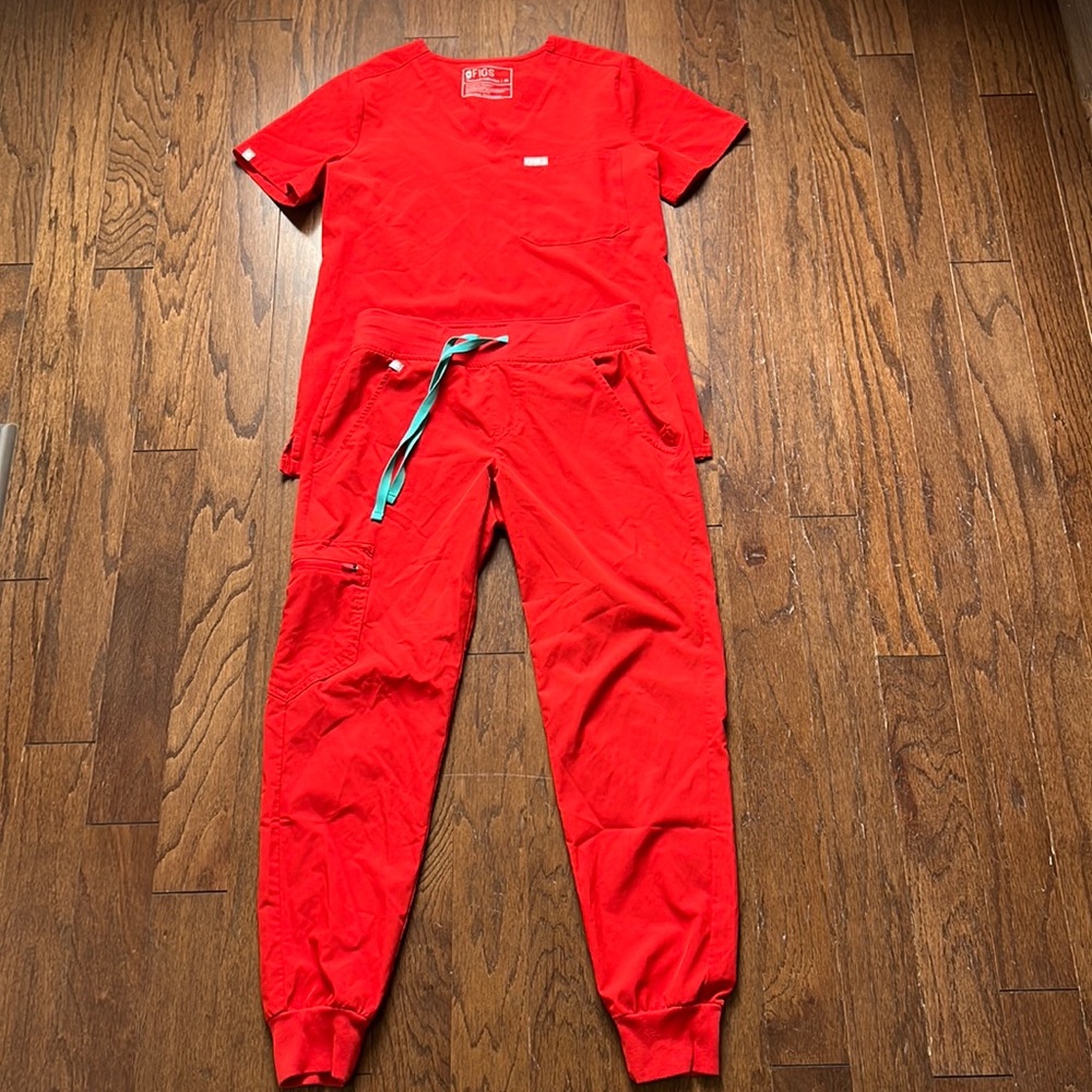 Figs scrub set, red
